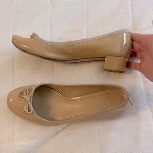 Tory Burch Beige Patent Leather Heels